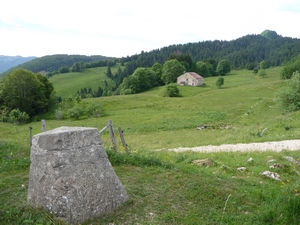 Borne au Lion et crêt de Chalam